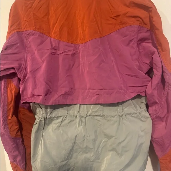 Lululemon EVERGREEN ANORAK size 6/ *Price to Reflect Condition* - Picture 7 of 12